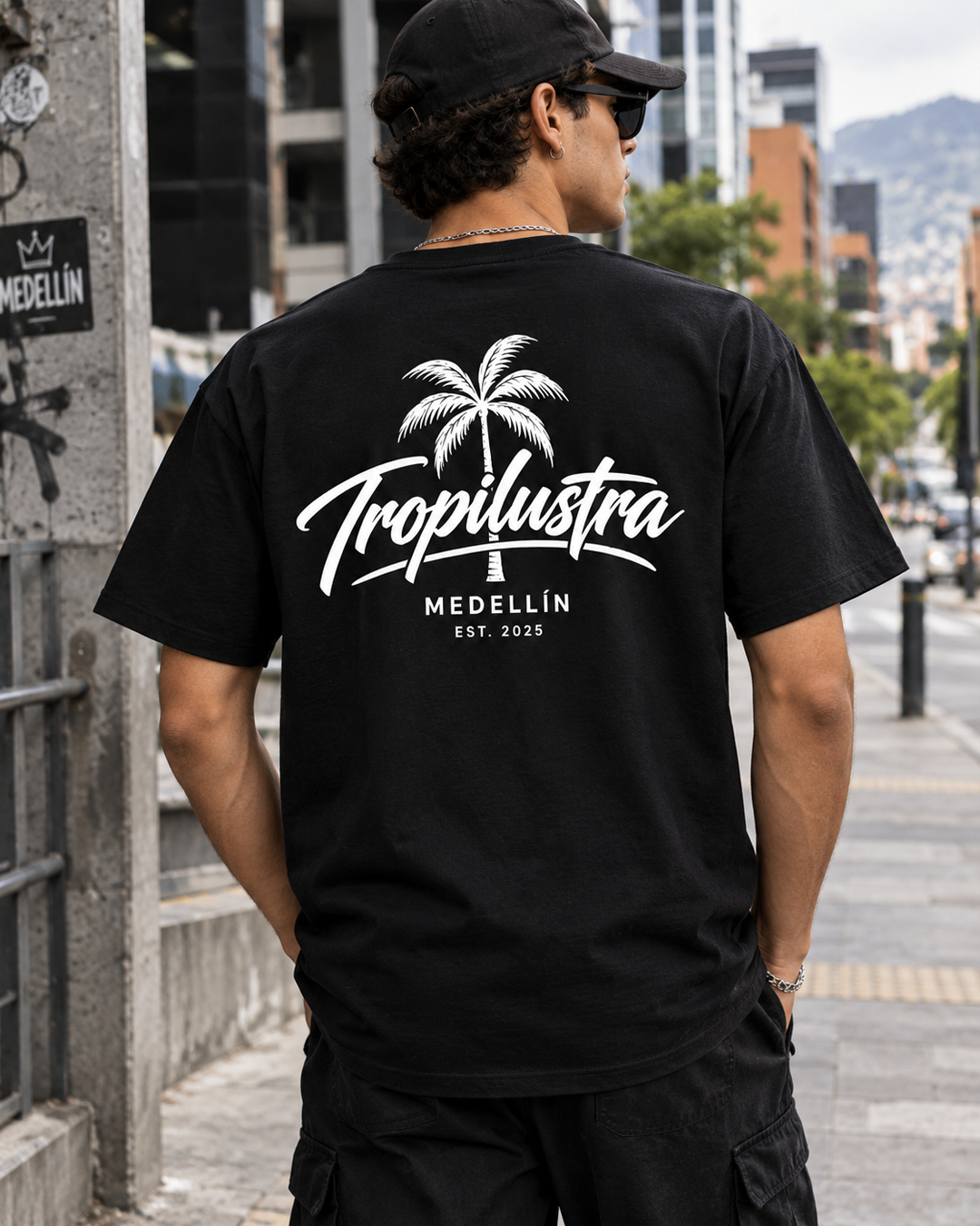 Camiseta Oversize Tropilustra - PALMA GRÁFICA